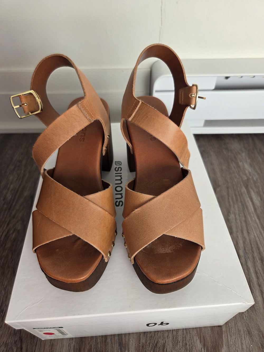 Simons Women's Tan Leather Sandals 36